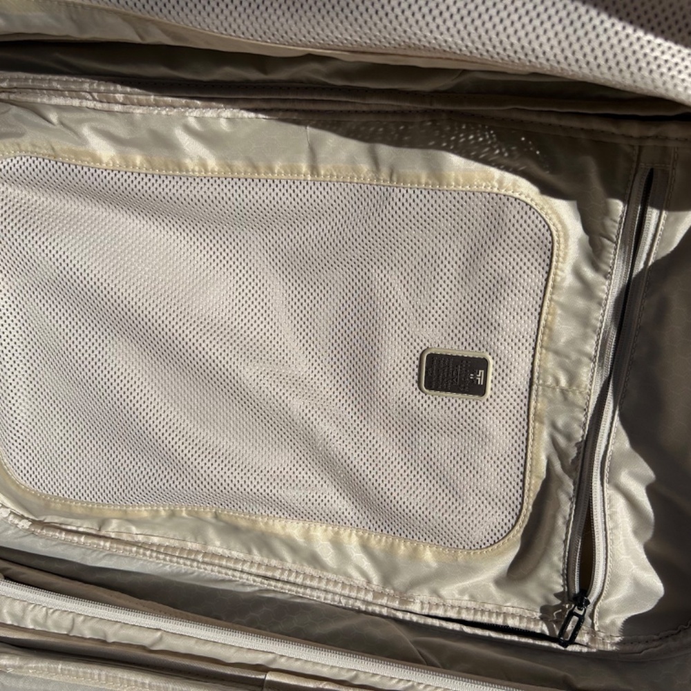 Tumi Tech backpack style small suitcase - Picture 10 of 10